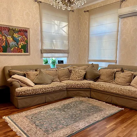 Historical Bulding Pechersk Apartment